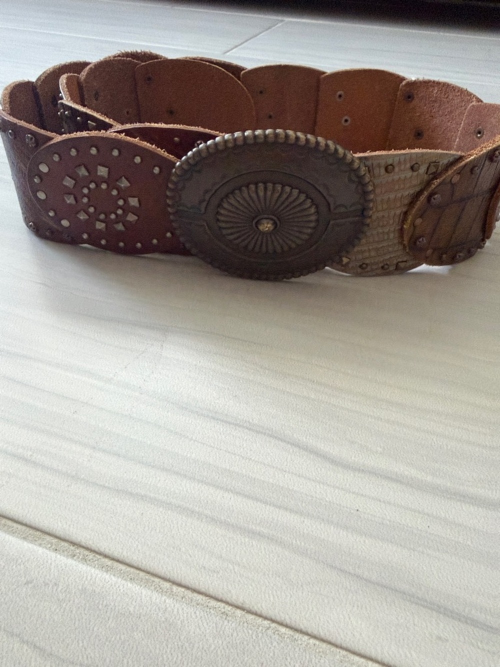 VNTG Fossil Brown Leather Decorative Western Belt with Medallion Buckle